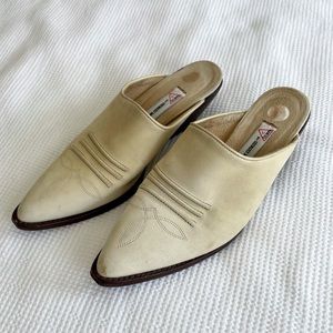 Guess Cream Western Point Toe Mules | Size Women's 7.5 (run small)